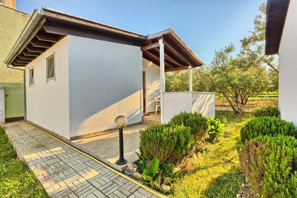 Apartments & Bungalows Ivanović Kaštela Exterior foto