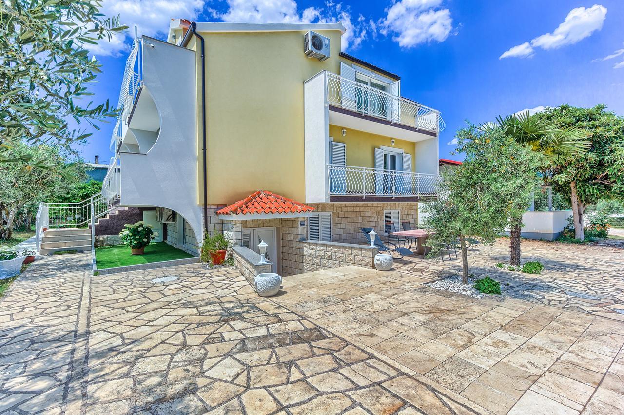 Apartments & Bungalows Ivanović Kaštela Exterior foto